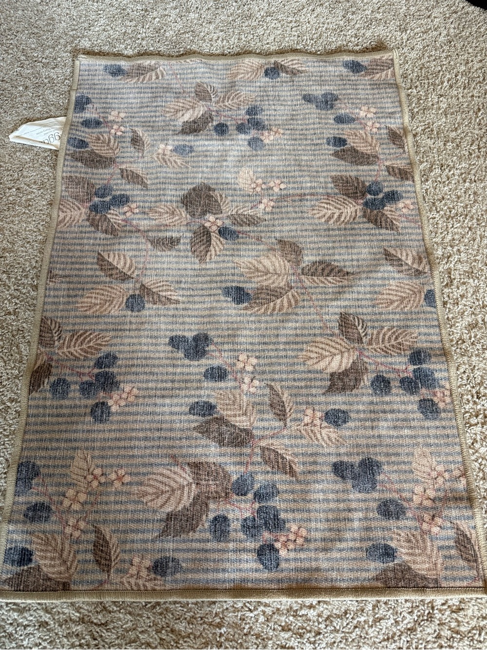 Ruggable - Rug only- 2x3 Floral Leaf Area Rug in Soft Blue and Beige